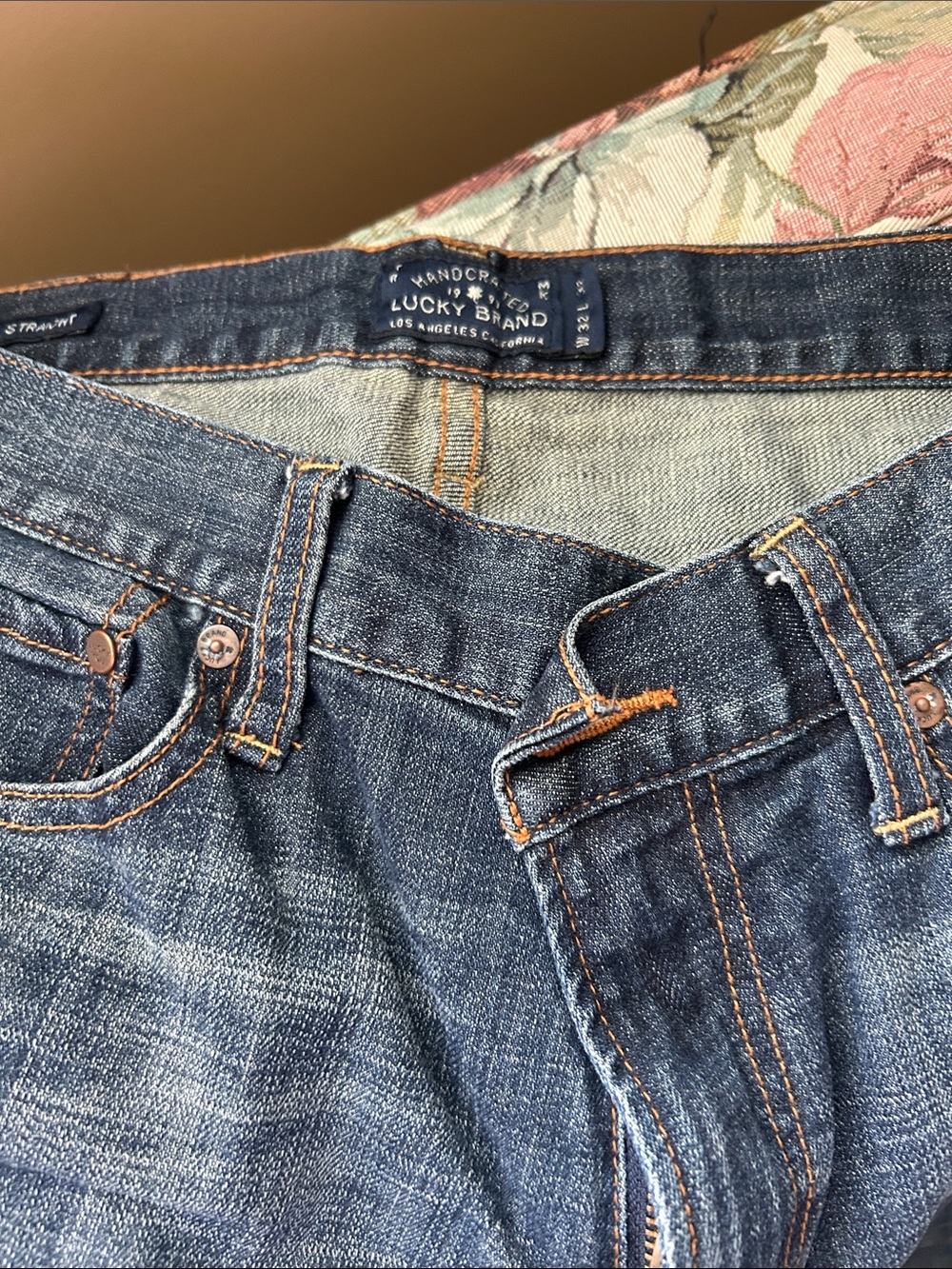 Lucky Brand Medium Blue Denim Men’s Jeans with Orange Stitching 32x32